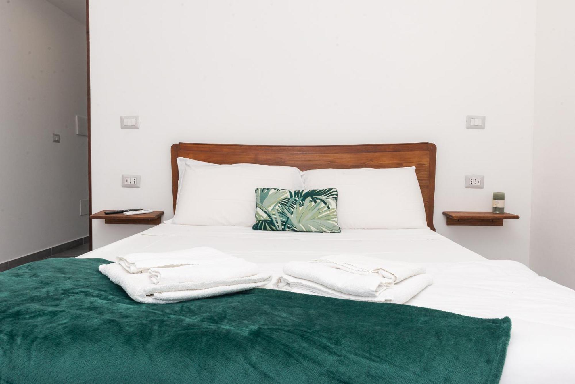 Guest House - Affittacamere Green Apartment - By Faendho Porto Torres Exteriör bild