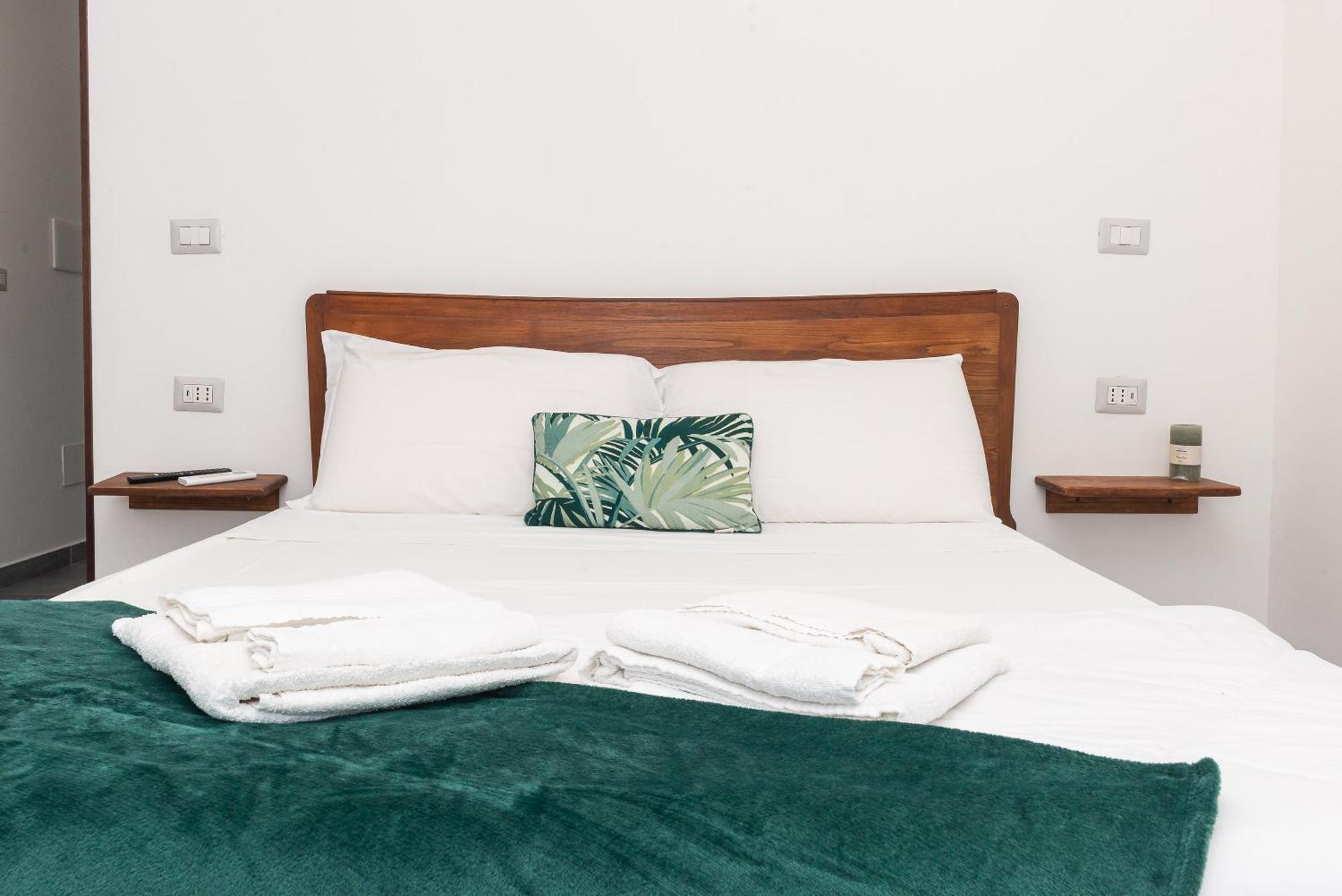 Guest House - Affittacamere Green Apartment - By Faendho Porto Torres Exteriör bild